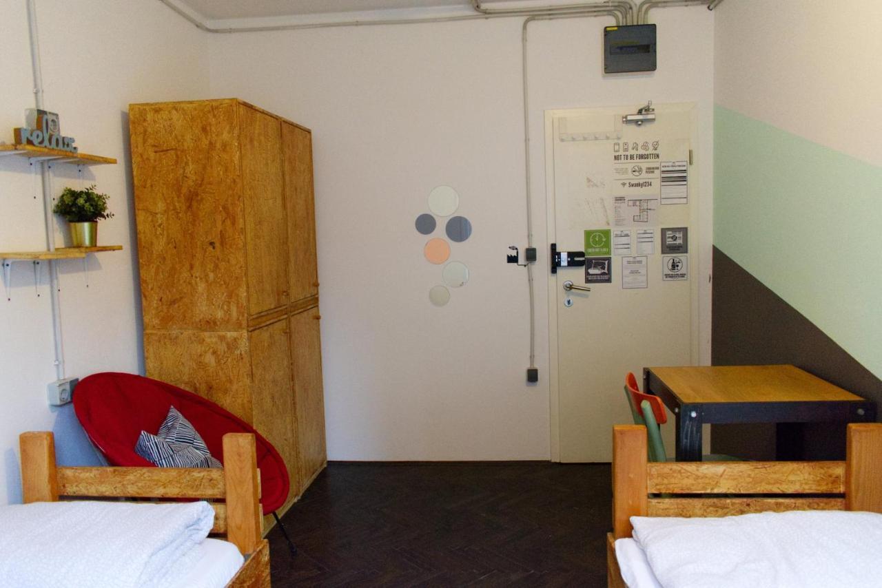 Stay Swanky Hostel Zagreb Exterior photo